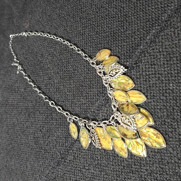 PREMIER DESIGNS Mother of Pearl Abalone Moda Necklace, Statement Leaf Necklace - Picture 9 of 10